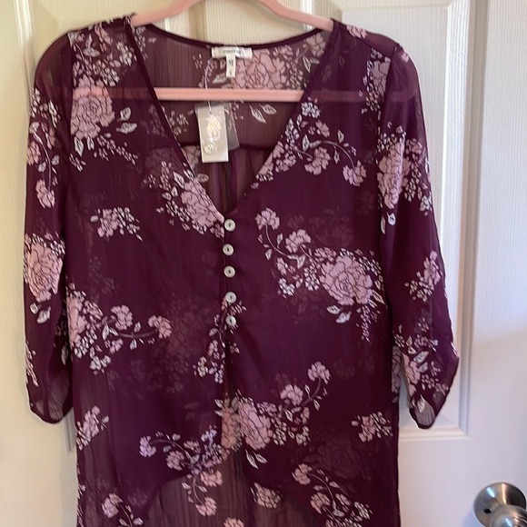 MAURICE Purple Floral Buttoned Front High Low Top. Size Sm & XL Pall - Picture 2 of 3